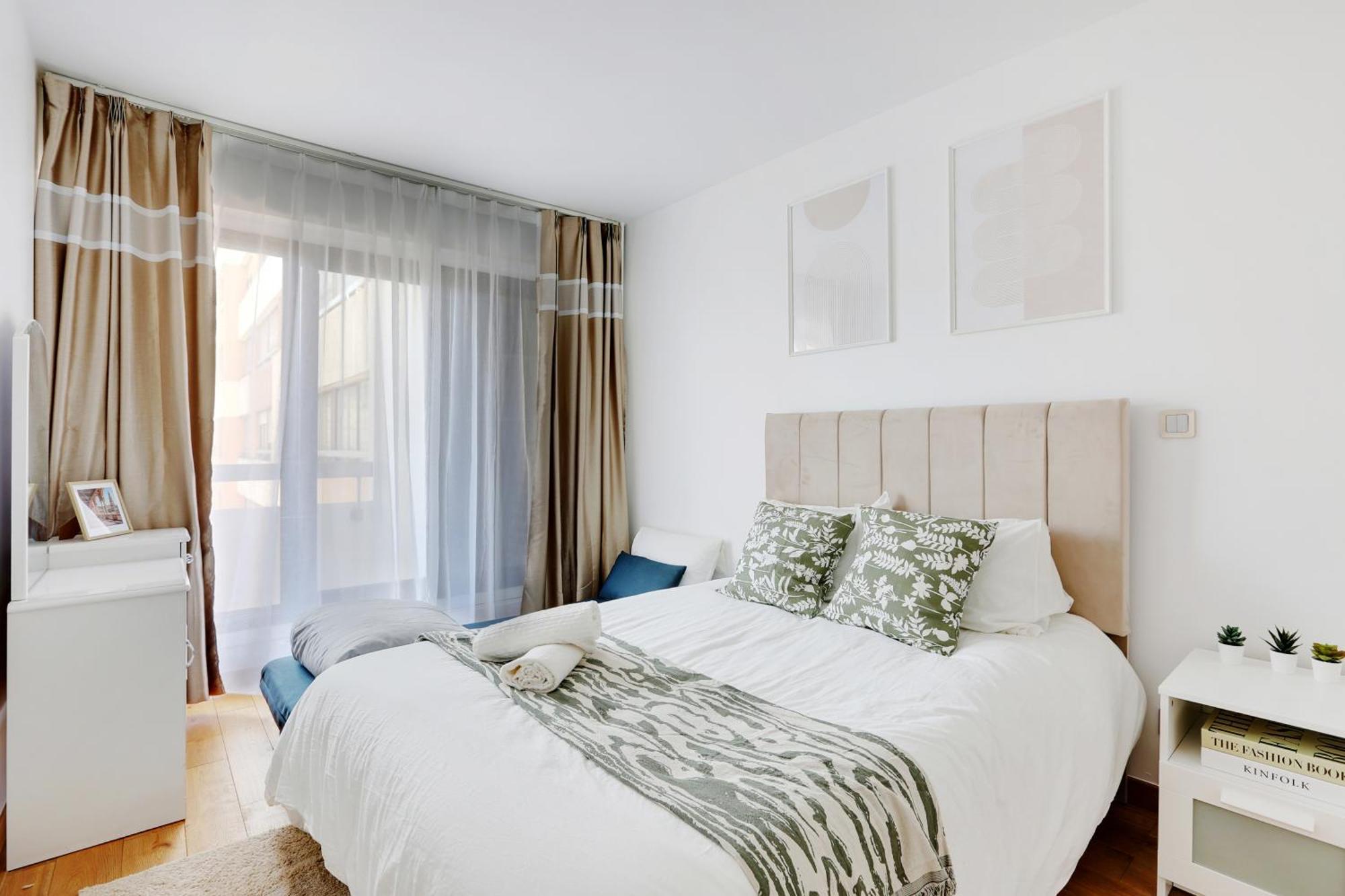 A 1 Minute Du Metro Et Parking Prive Apartment Paris