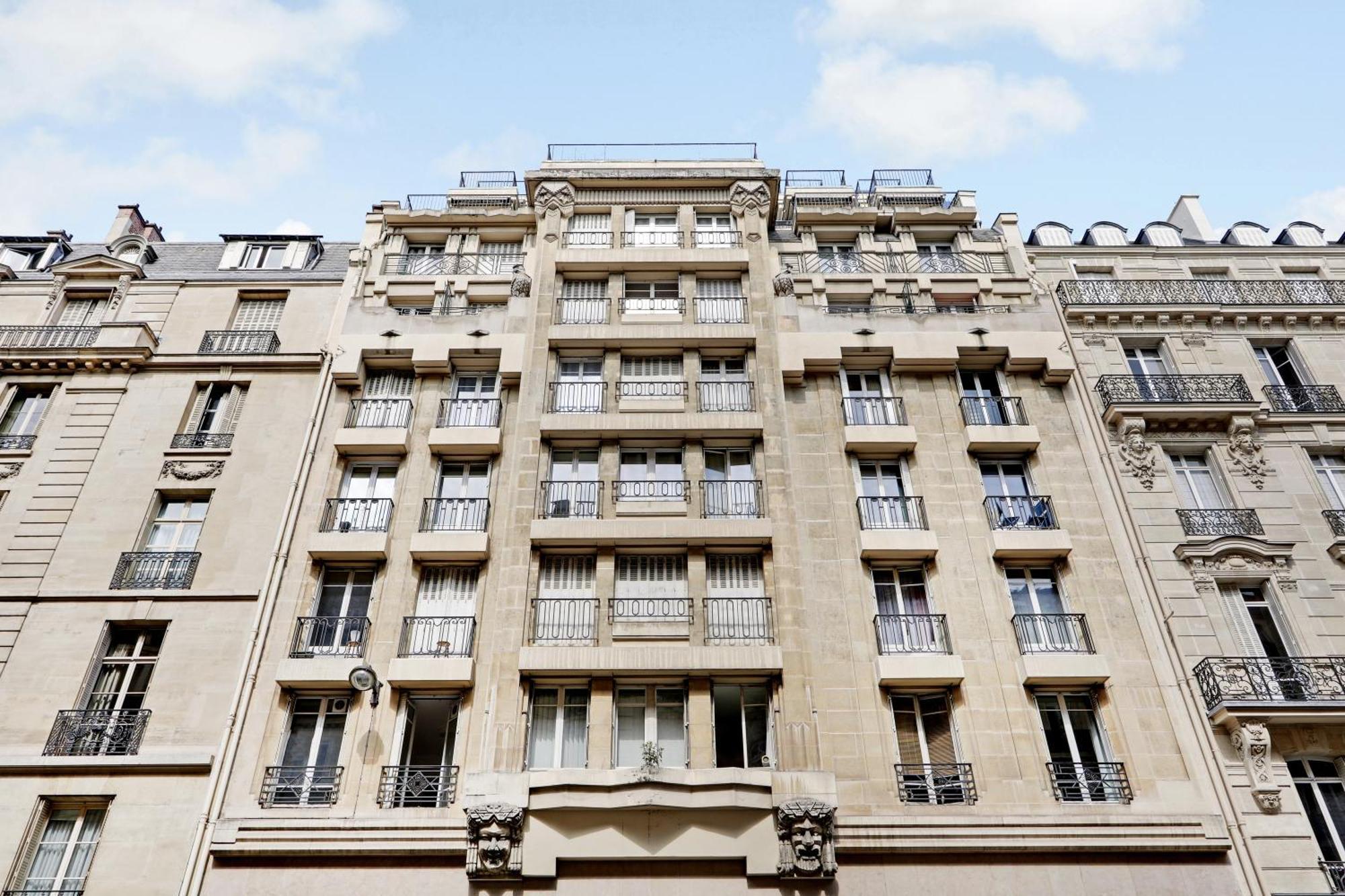 Pick A Flat's In Triangle D'or - Pierre 1er De Serbie Apartment *