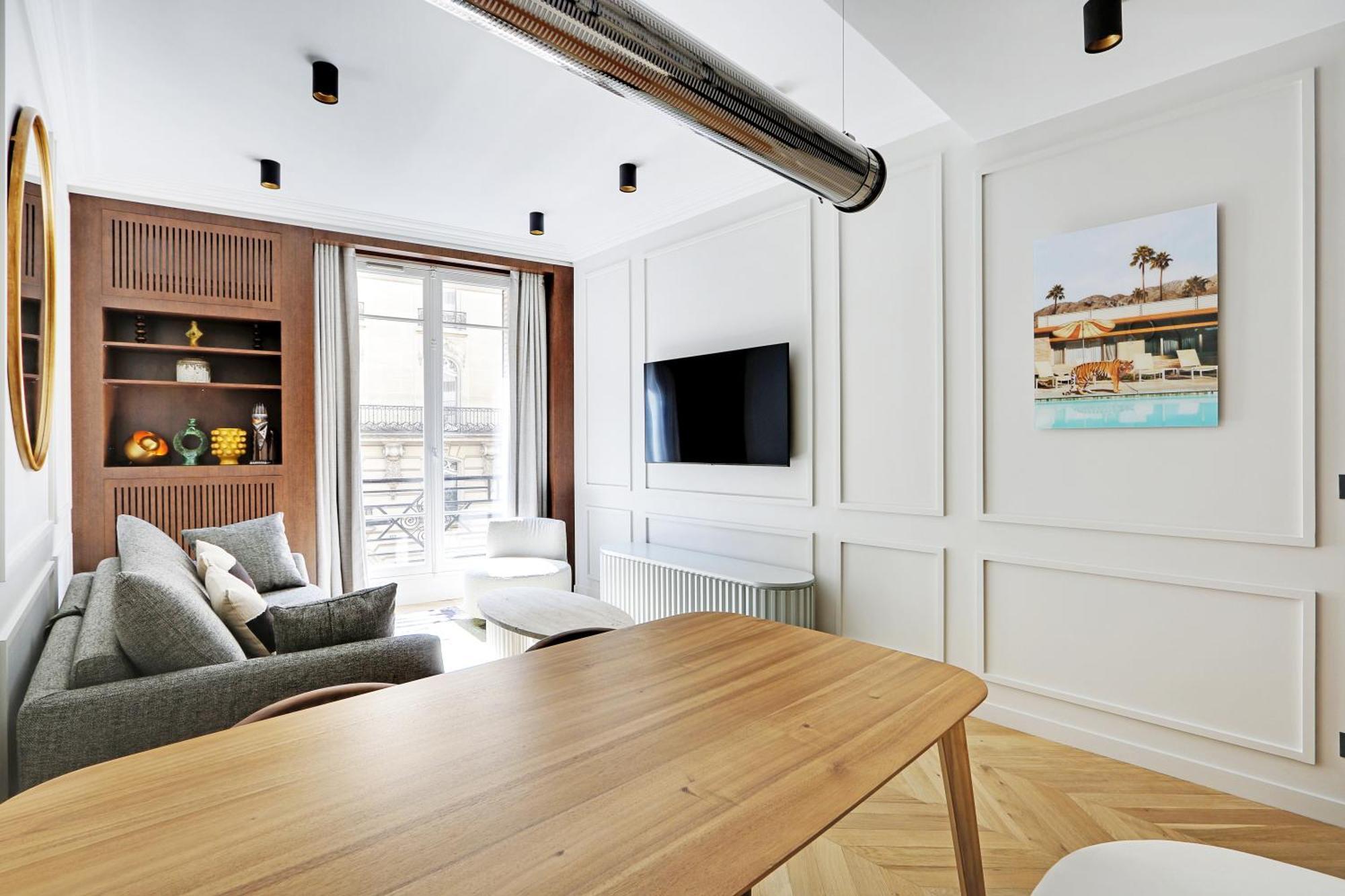 Pick A Flat's In Triangle D'or - Pierre 1er De Serbie Apartment *