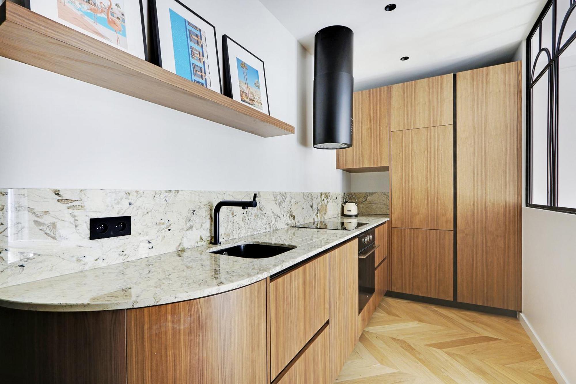 Pick A Flat's In Triangle D'or - Pierre 1er De Serbie Apartment Paris