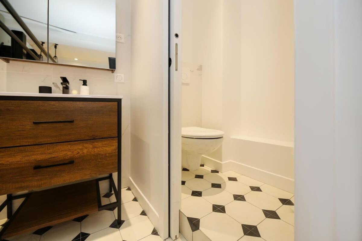 Proche Des Celebres Puces De 4p - Flat-guest * Paris