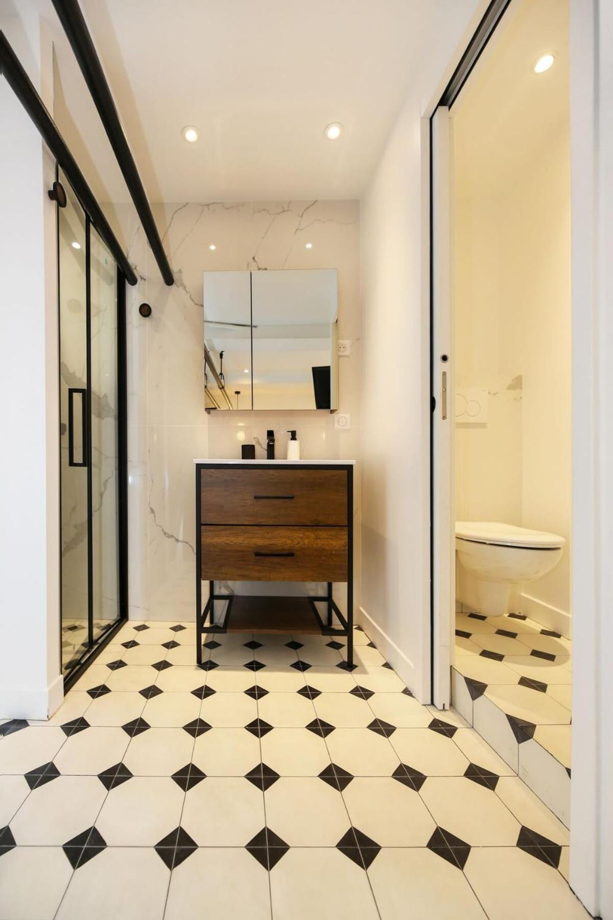 Proche Des Celebres Puces De 4p - Flat-guest Apartment *