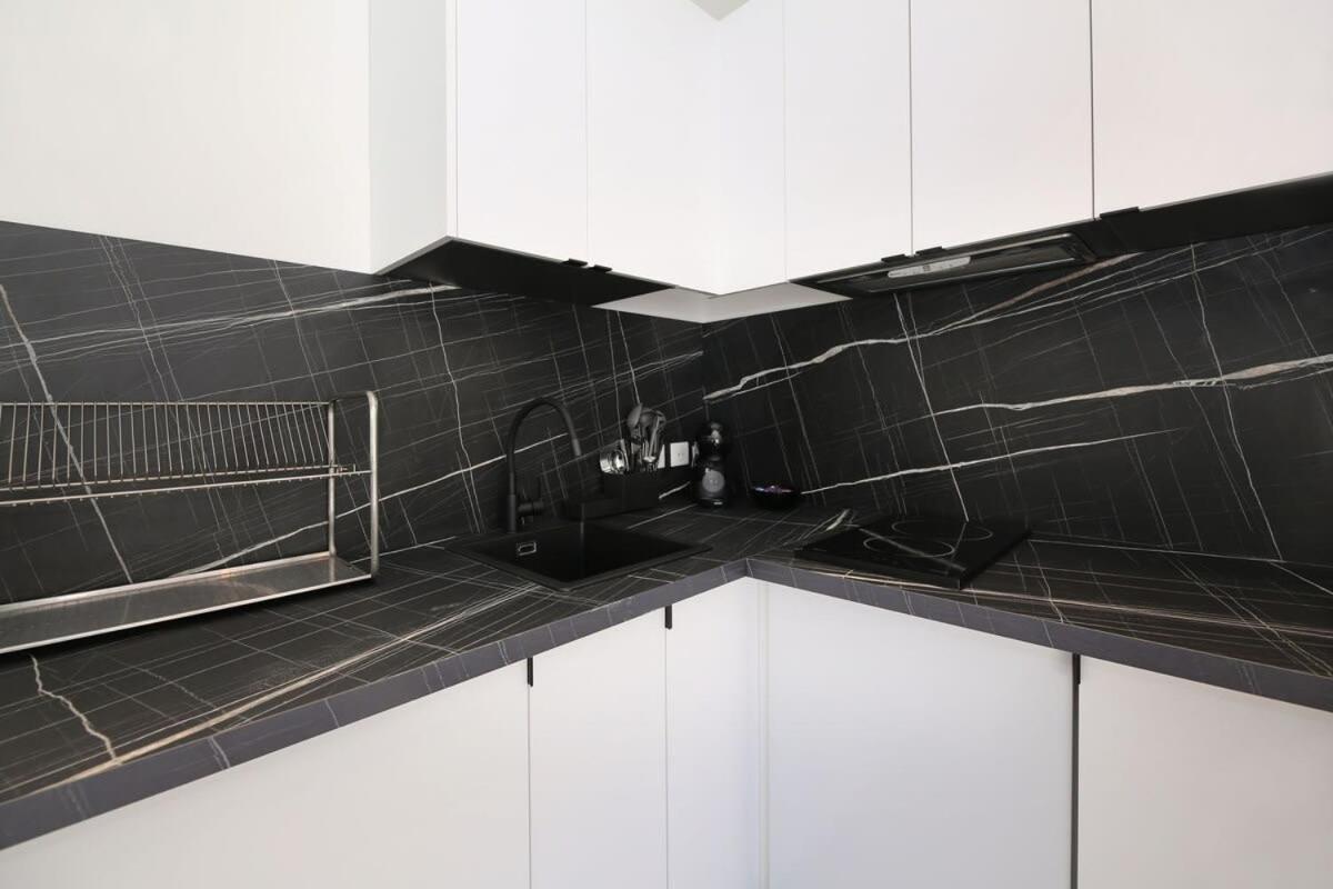 Apartment Proche Des Celebres Puces De 4p - Flat-guest Paris
