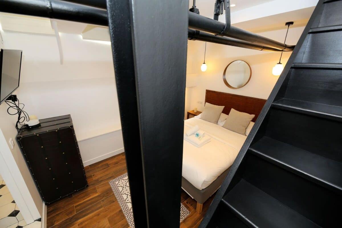 Proche Des Celebres Puces De 4p - Flat-guest Paris