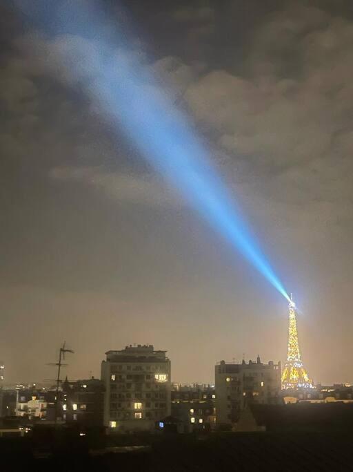 Superbe Studio Vue Tour Eiffel 15 Appartement *