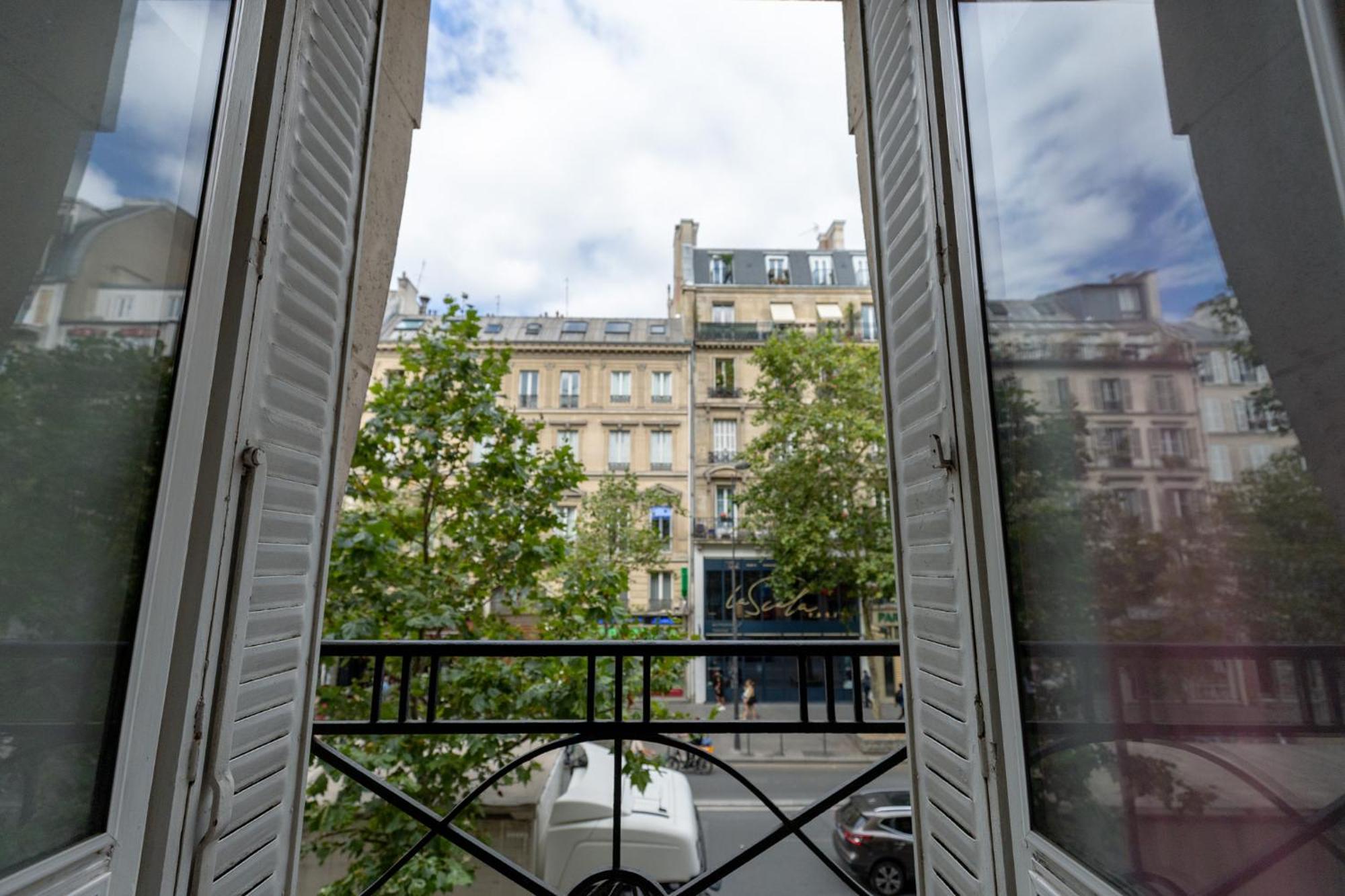 Korean Style Minbak Number Two Albergue Paris