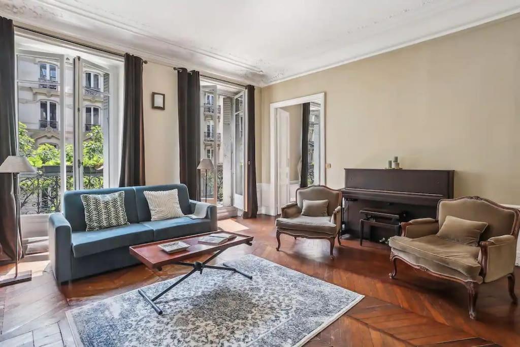 Elegant Parisien Apartment
