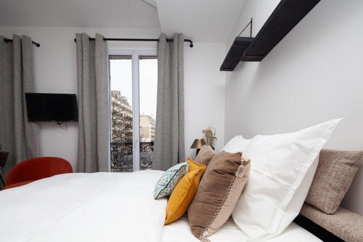 15 - Tour Montparnasse - Bd Pasteur - 2 Pieces Apartment *