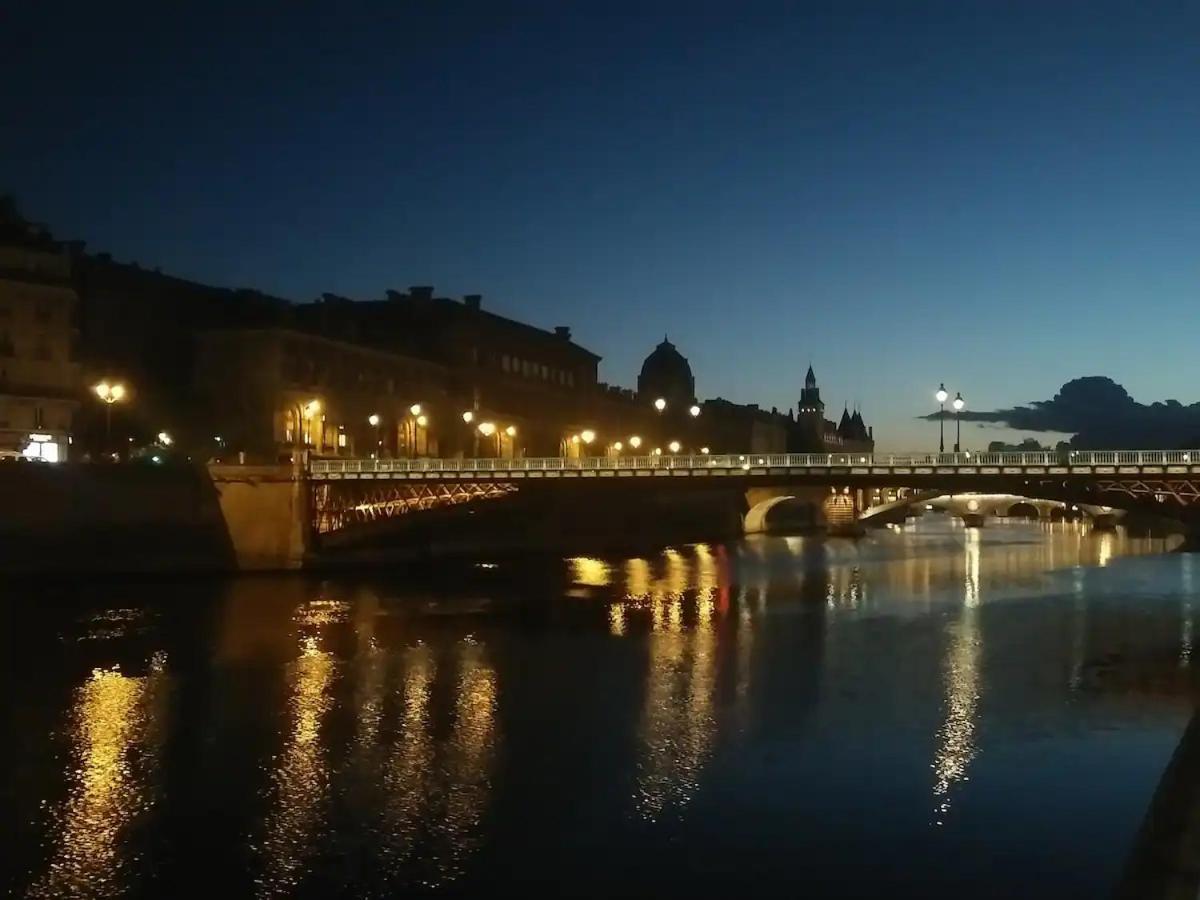 Acampamento Petit Havre De Paix Entre Le Marais Et Bastille Paris