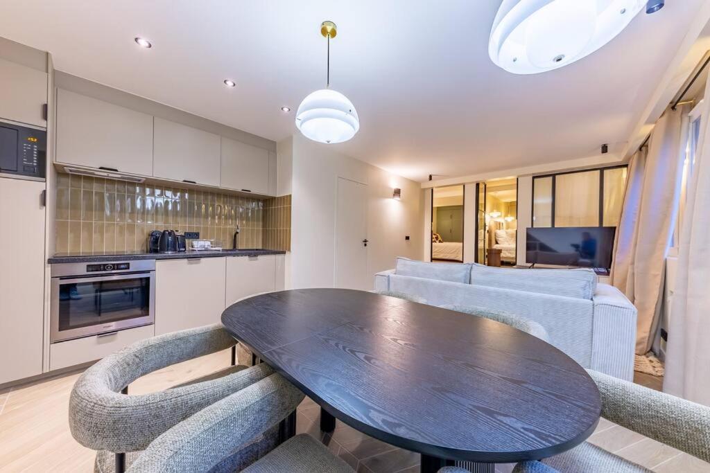 Apartment New Spacious 4 Star Family In Chic 16th District Paris