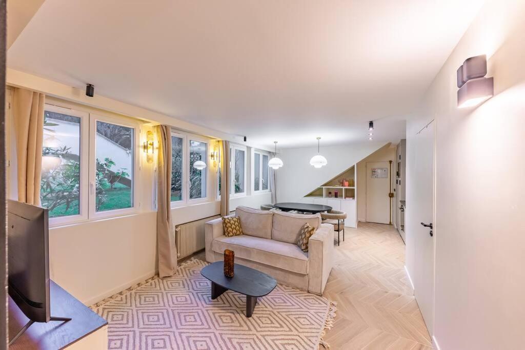 New Spacious 4 Star Family In Chic 16th District Apartment Paris