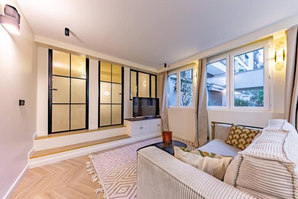 New Spacious 4 Star Family In Chic 16th District *