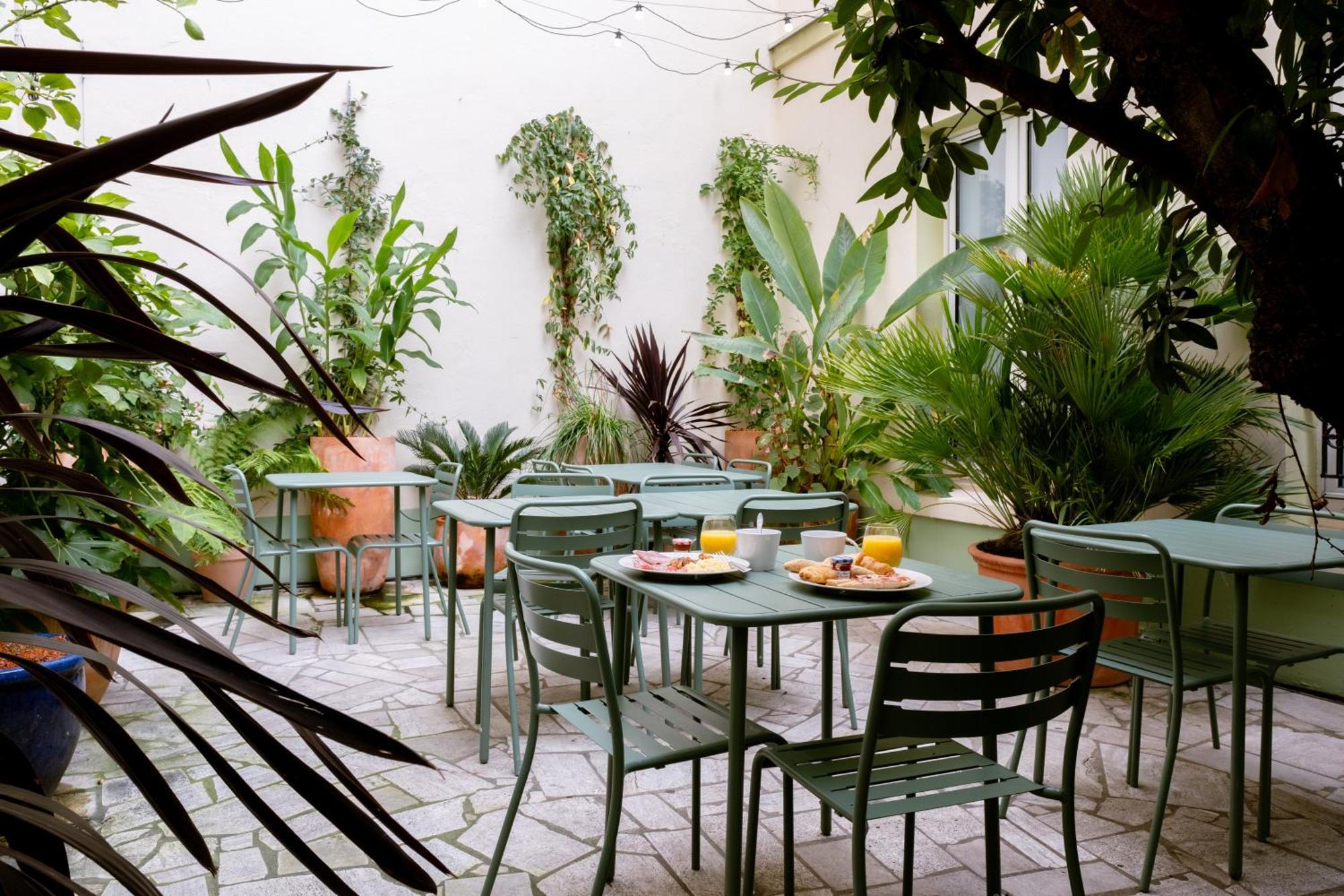 Kyriad 10 - Canal Saint Martin - Republique Hotel 3*
