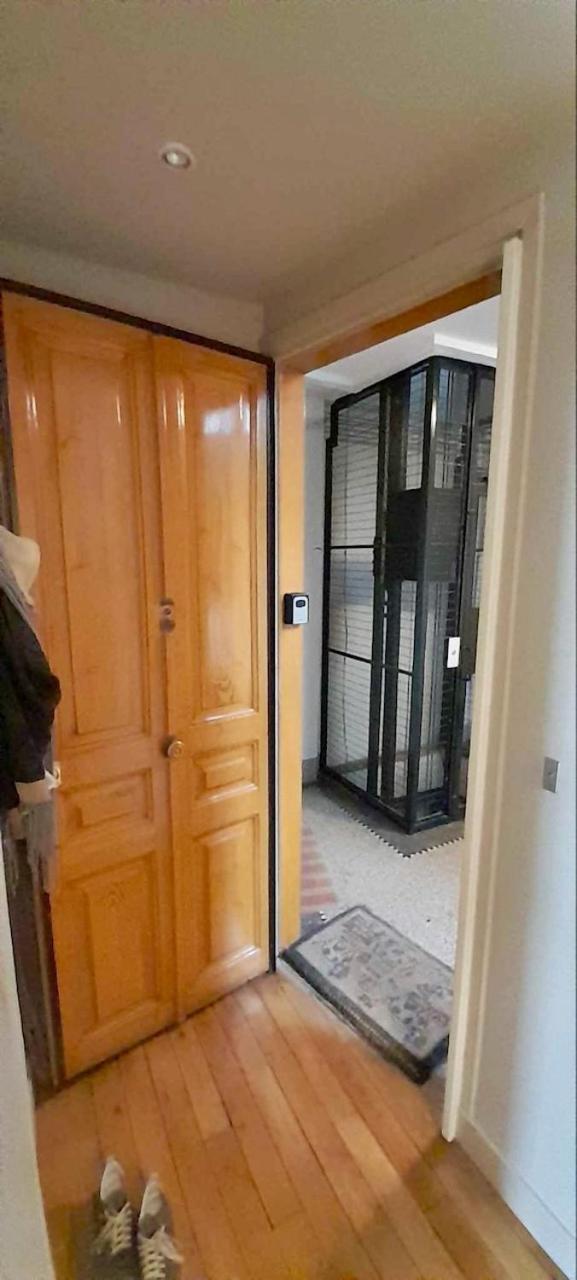 Apartment Avec Balcon Dans Calme Avec Gardien - Paris