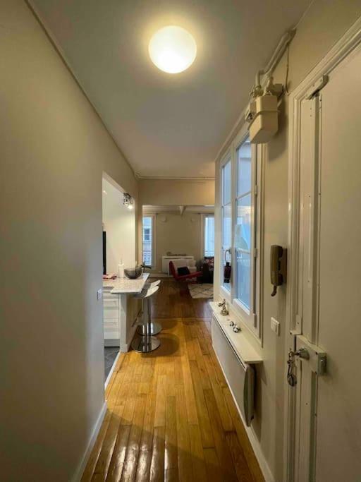 Spacious And Convenient 2 Bedroom Flat In Centre Apartment *