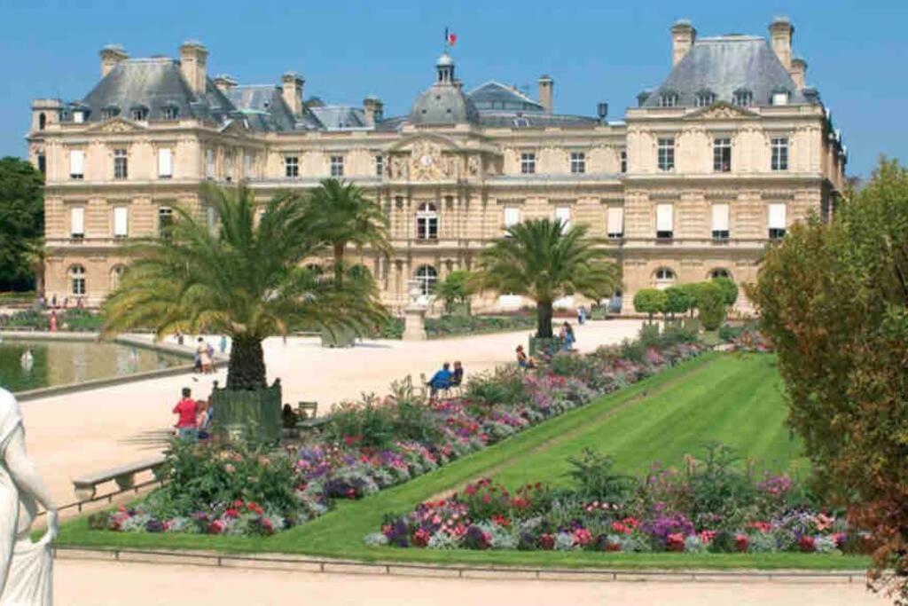 Spacious And Convenient 2 Bedroom Flat In Centre Apartment Paris
