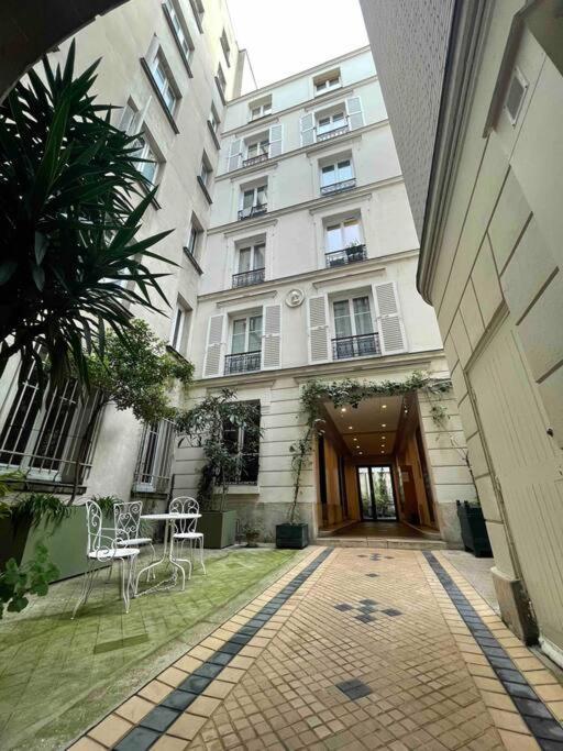 Apartment Spacious And Convenient 2 Bedroom Flat In Centre *