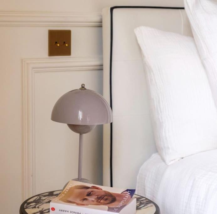 Haussmannien Luxe - 2 Chambres, Champs-elysees *