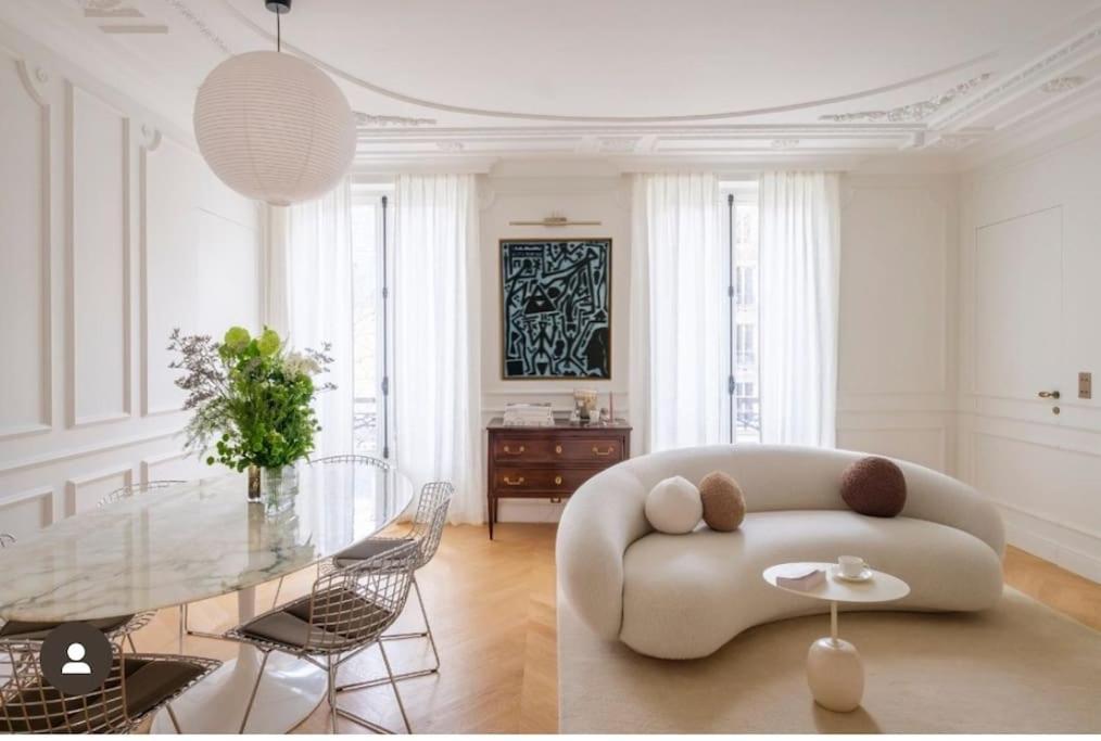Haussmannien Luxe - 2 Chambres, Champs-elysees *