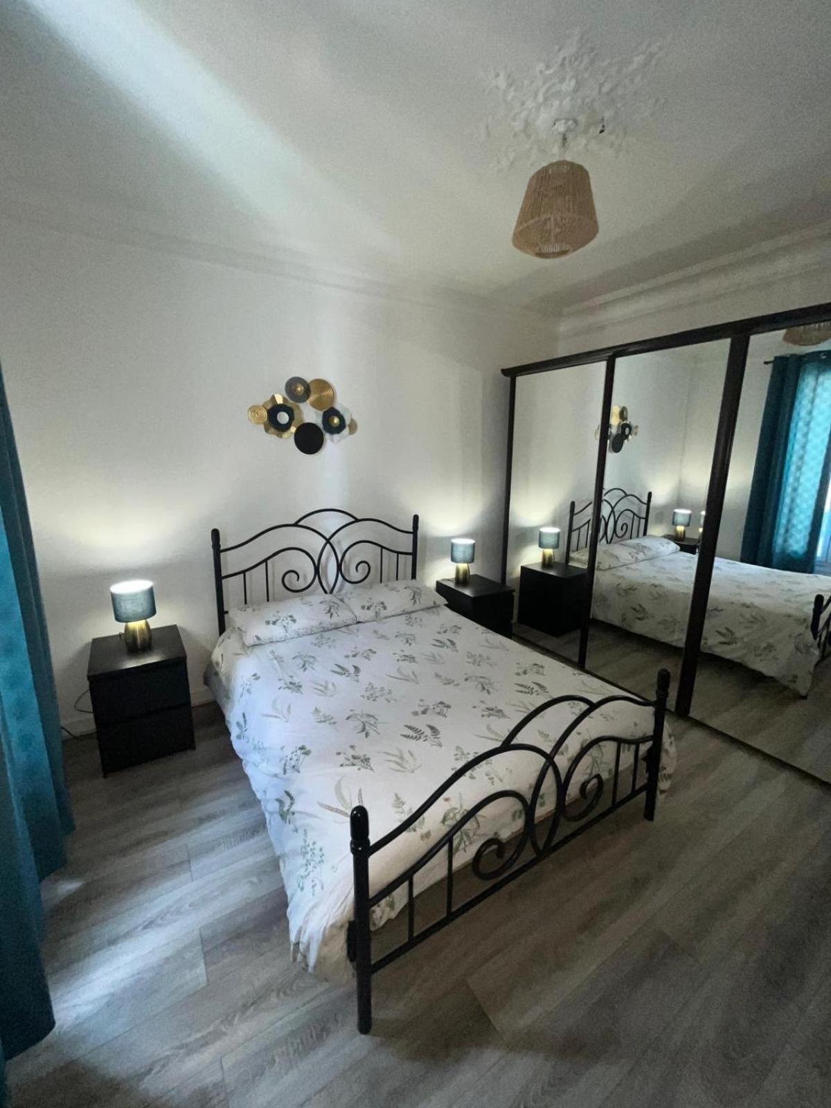 Cosy Calme Et Tres Bien Situe Apartment Paris