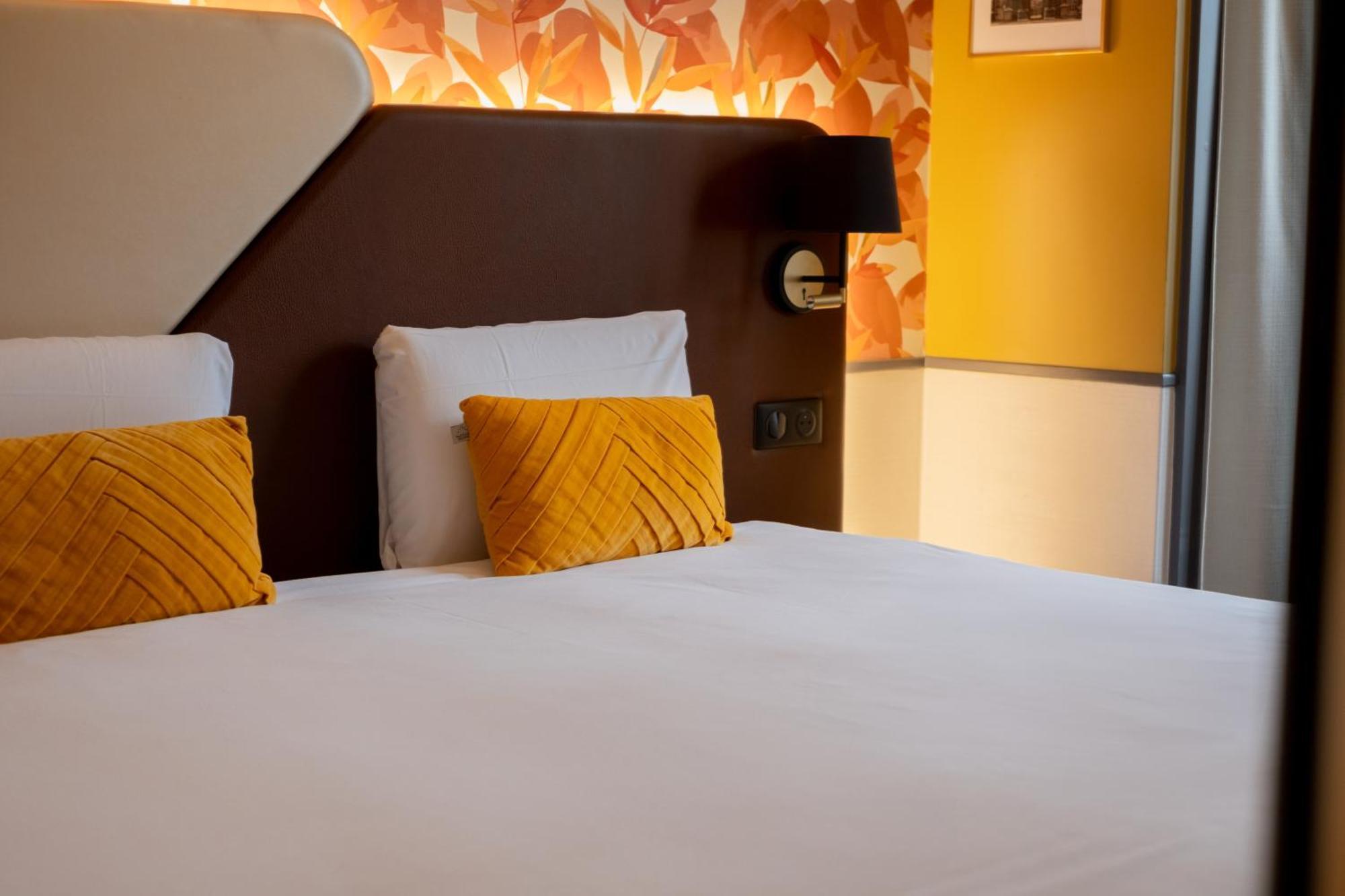 Kyriad 10 - Canal Saint Martin - Republique Hotel 3*