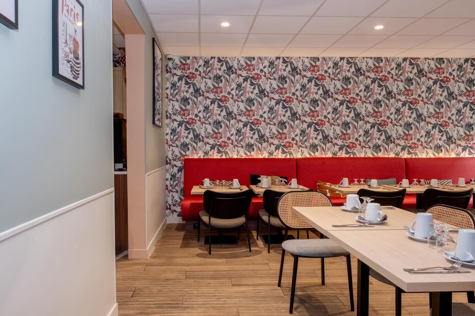 Kyriad 10 - Canal Saint Martin - Republique Hotel