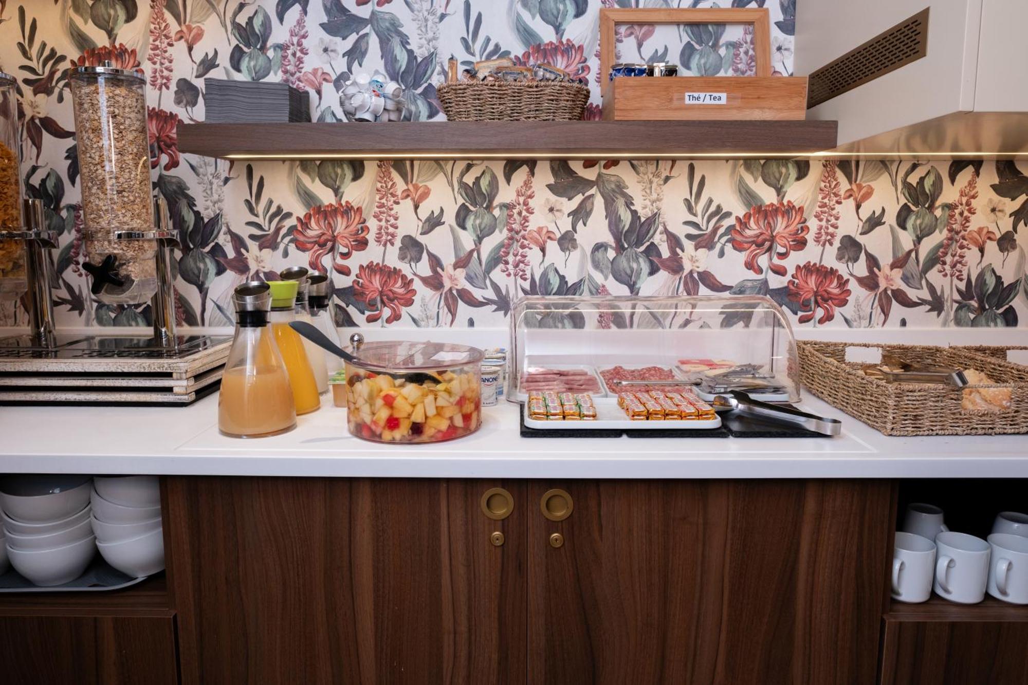 Hotel Kyriad 10 - Canal Saint Martin - Republique Paris