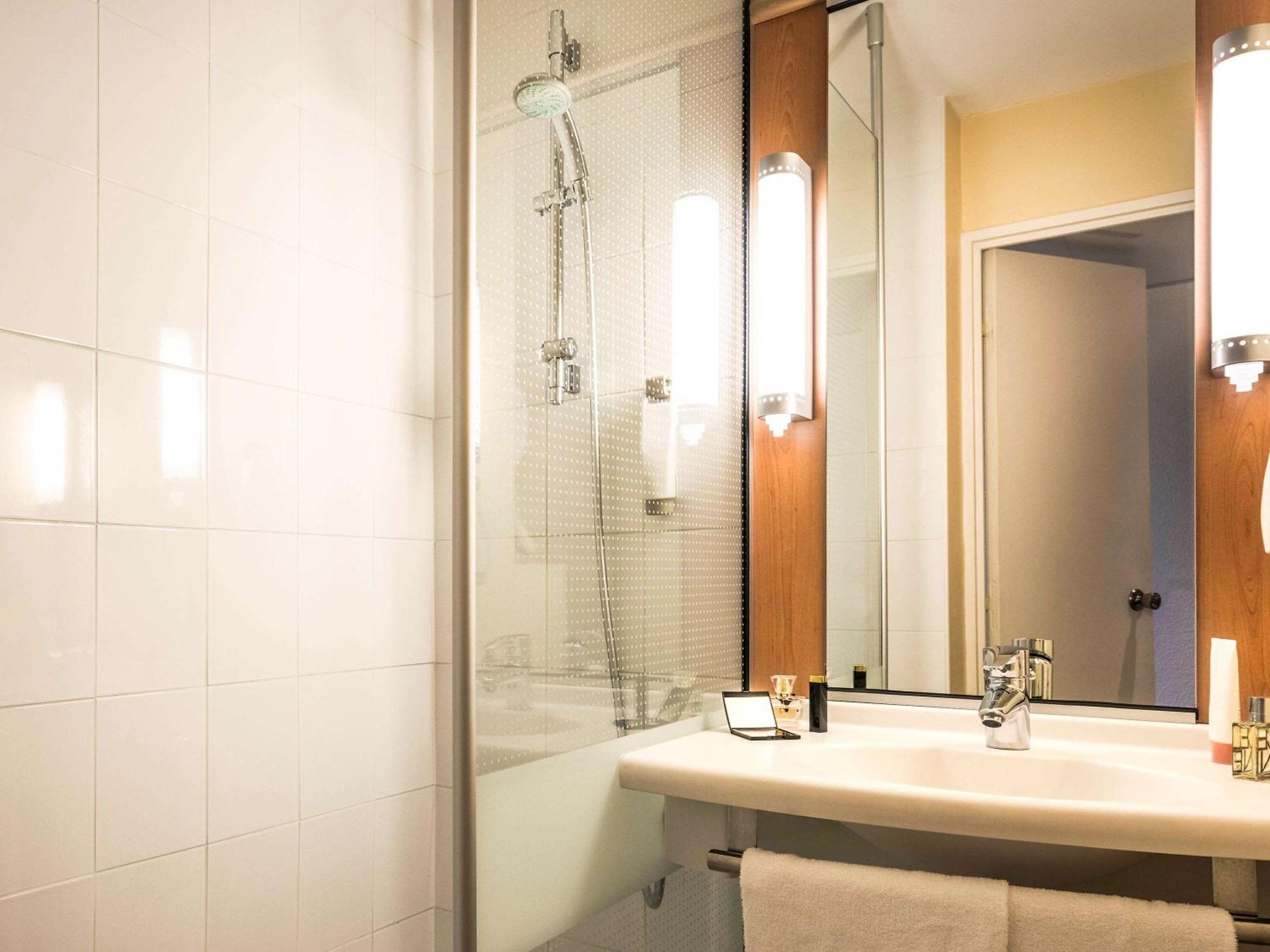 Hotel Ibis Montmartre 18ème Paris