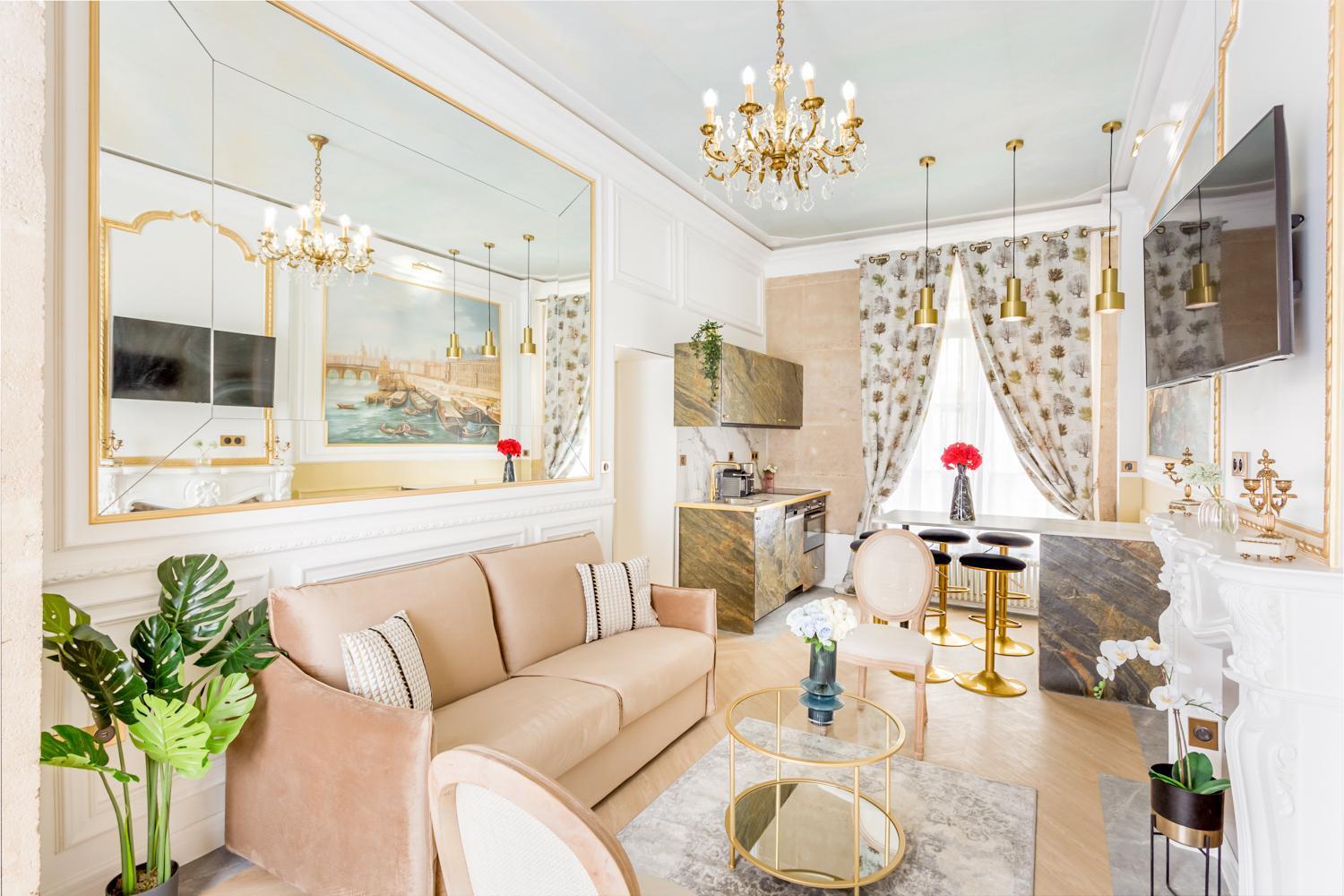 Merveil -luxury -champs Elysees-haussmann Ii Apartment