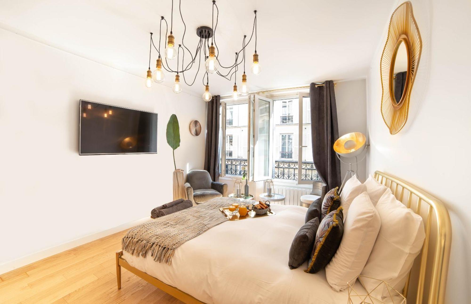 The Charming Rue Cler * Paris