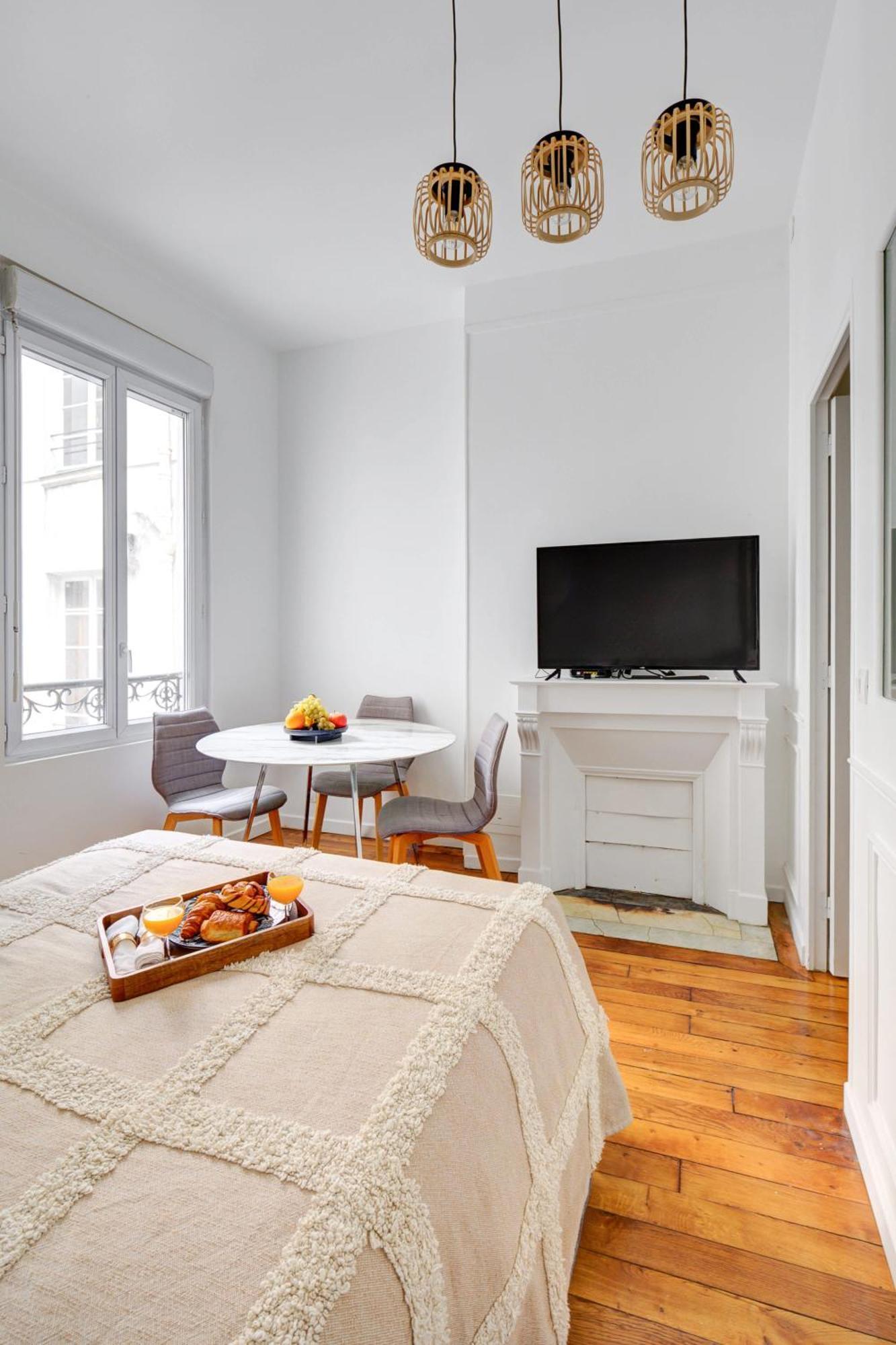 Notre Dame & Seine - Latin Quarter - 1br - Cityapartmentstay Apartment
