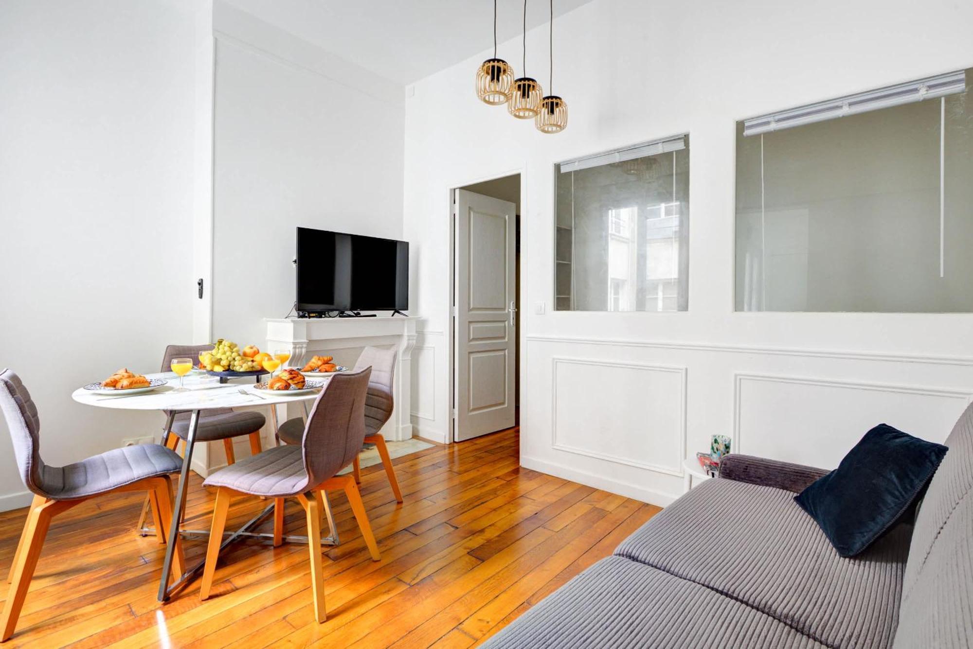 Apartment Notre Dame & Seine - Latin Quarter - 1br - Cityapartmentstay *