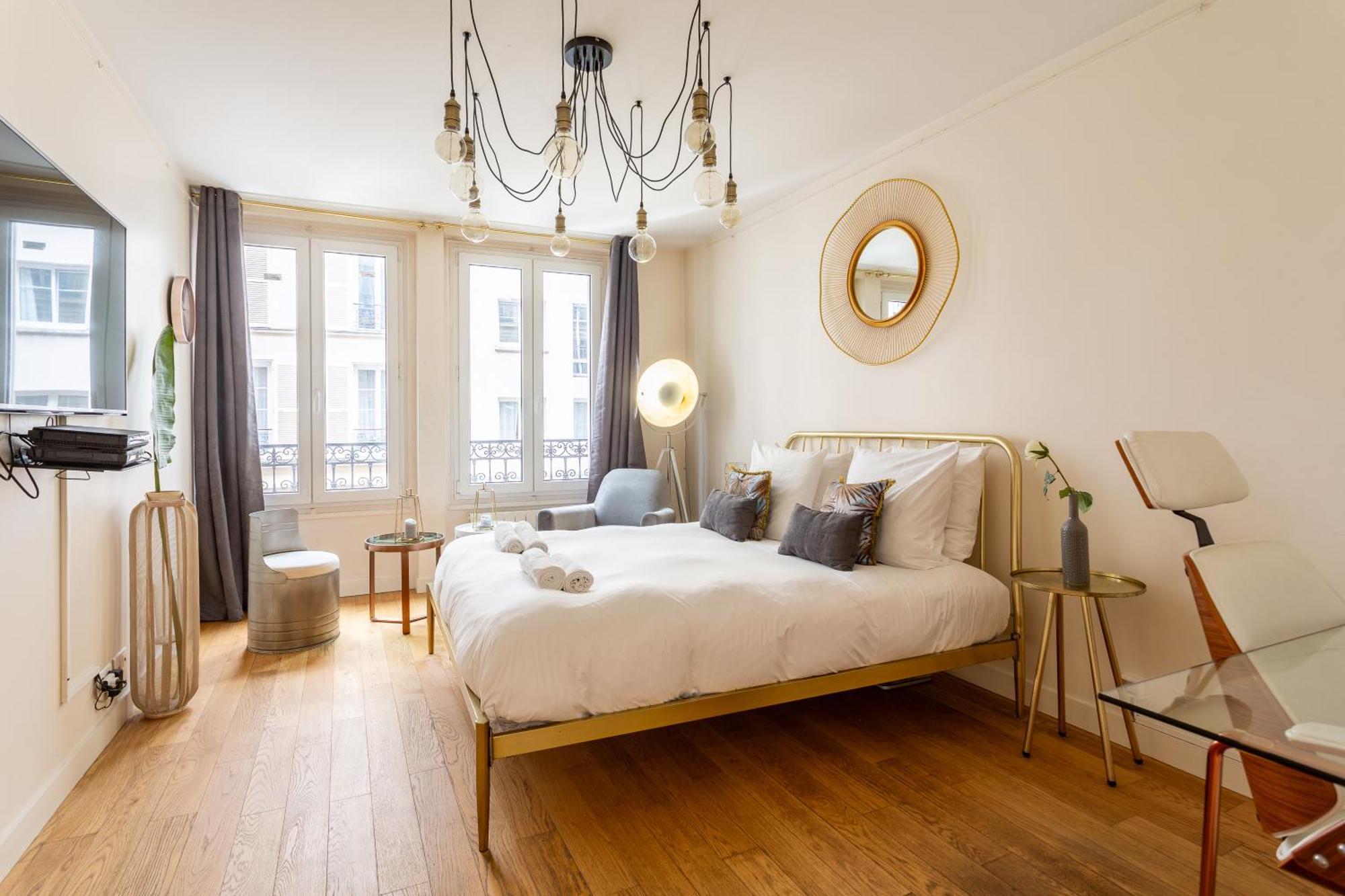 The Charming Rue Cler Apartment *