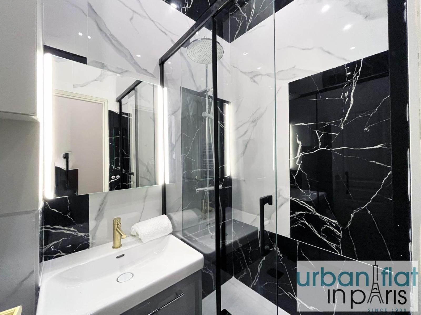 Urban Flat 188 - Stunning 4 Bedroom Flat In Apartment Paris