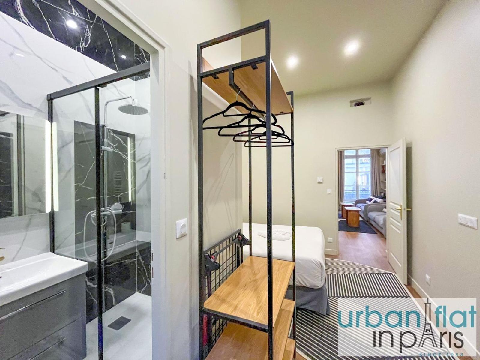 Apartment Urban Flat 188 - Stunning 4 Bedroom Flat In *