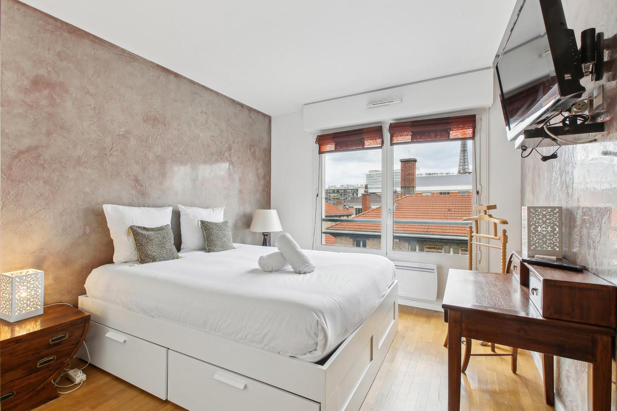 Proche De La Tour Eiffel Aparthotel *