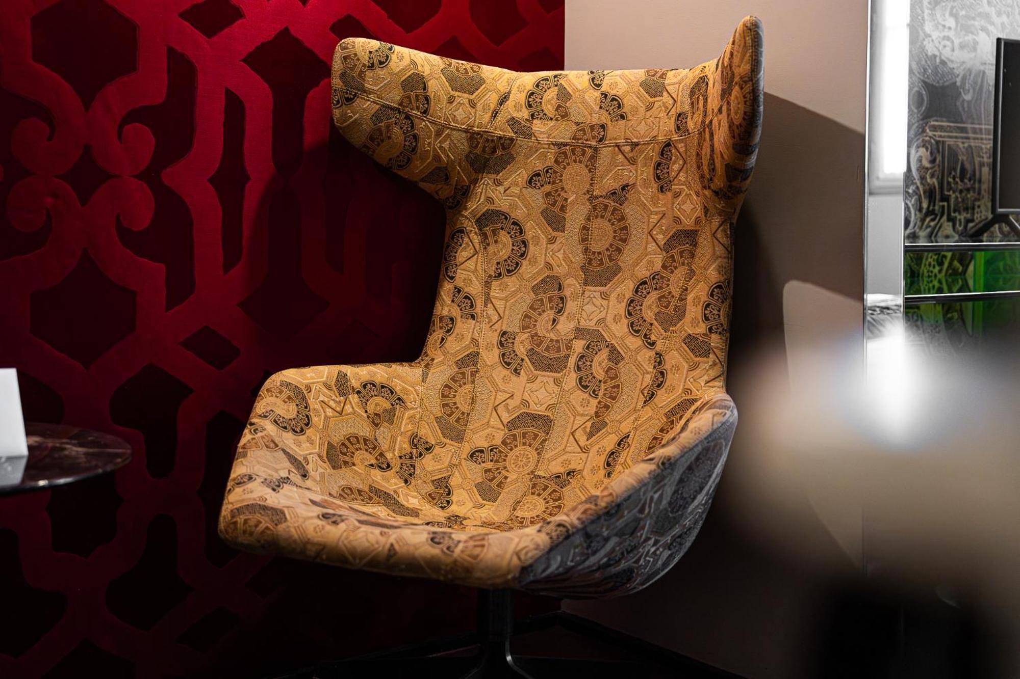 Hotel Du Petit Moulin, Haute Couture By Lacroix Paris