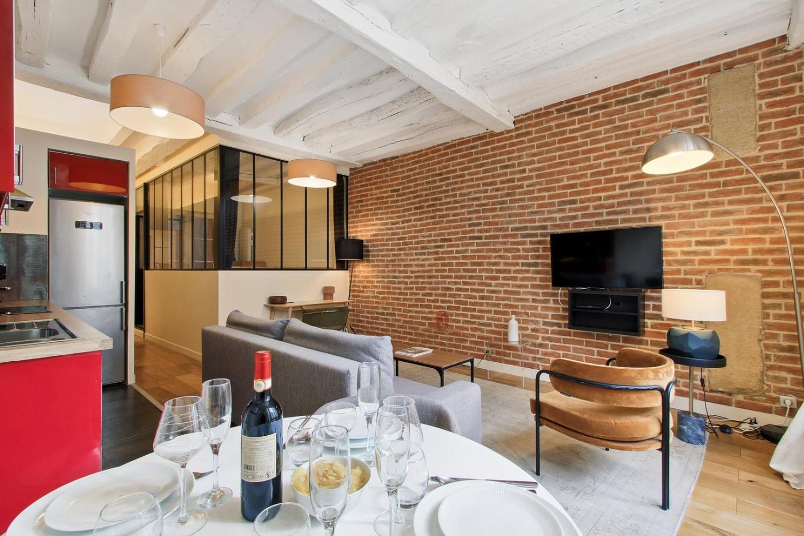 256 Rosiers - Superb In Paris.