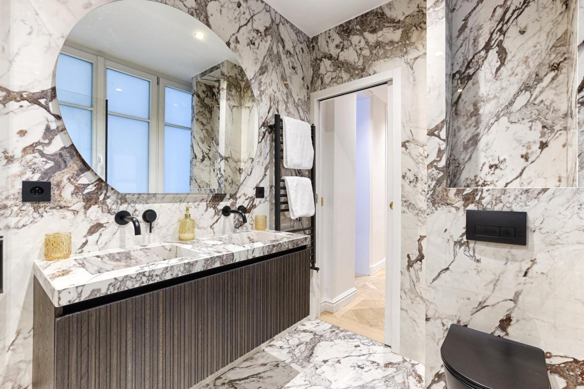 Elegant Luxury For 6 On Champs-elysees *