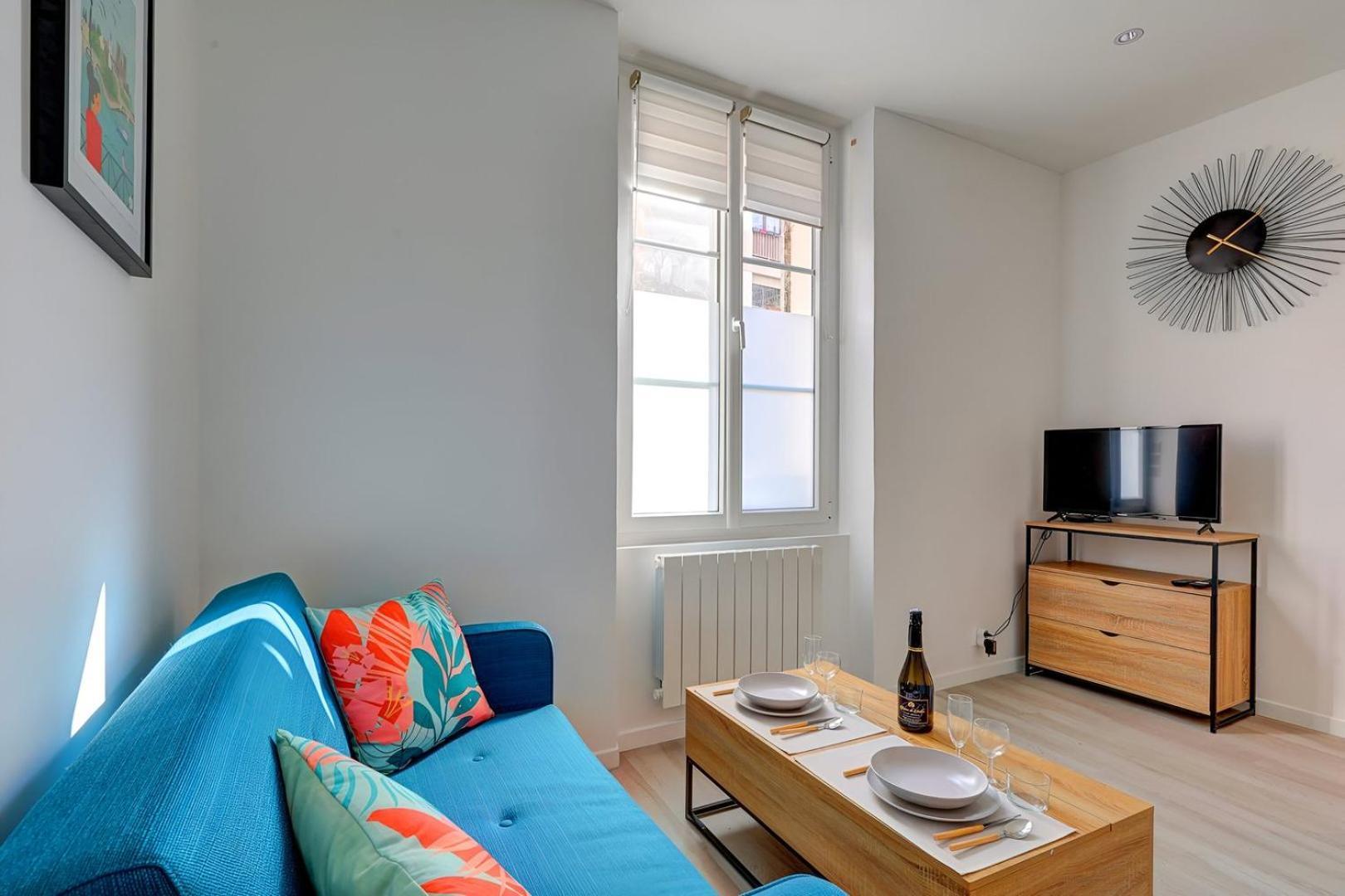 588 Emmeline - Superbe A Apartment *