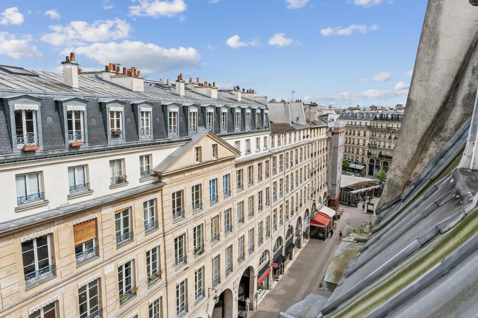 Bnbnook - Chic - Steps From Les Halles & The Louvre Apartment Paris