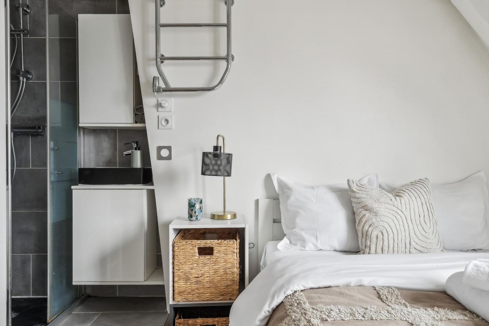 Bnbnook - Chic - Steps From Les Halles & The Louvre Paris