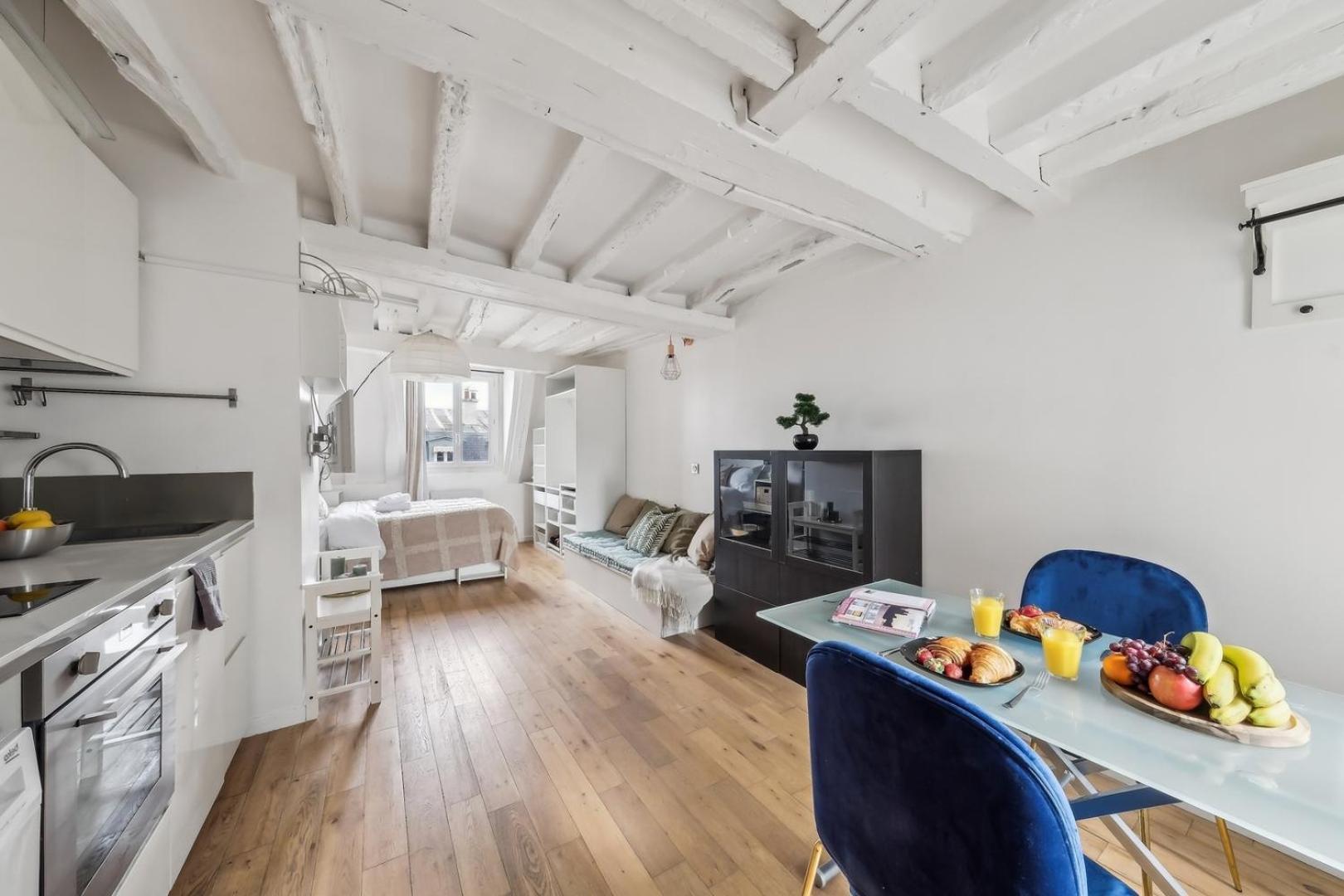 Apartment Bnbnook - Chic - Steps From Les Halles & The Louvre Paris