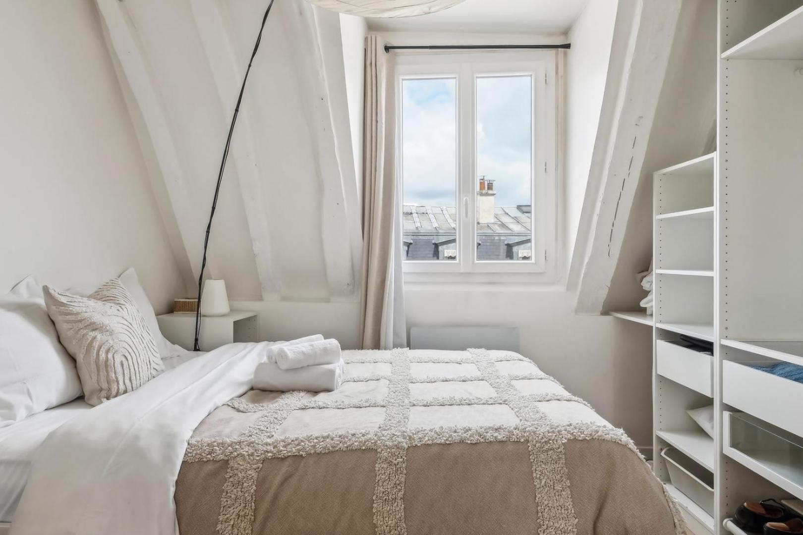Bnbnook - Chic - Steps From Les Halles & The Louvre Apartment Paris