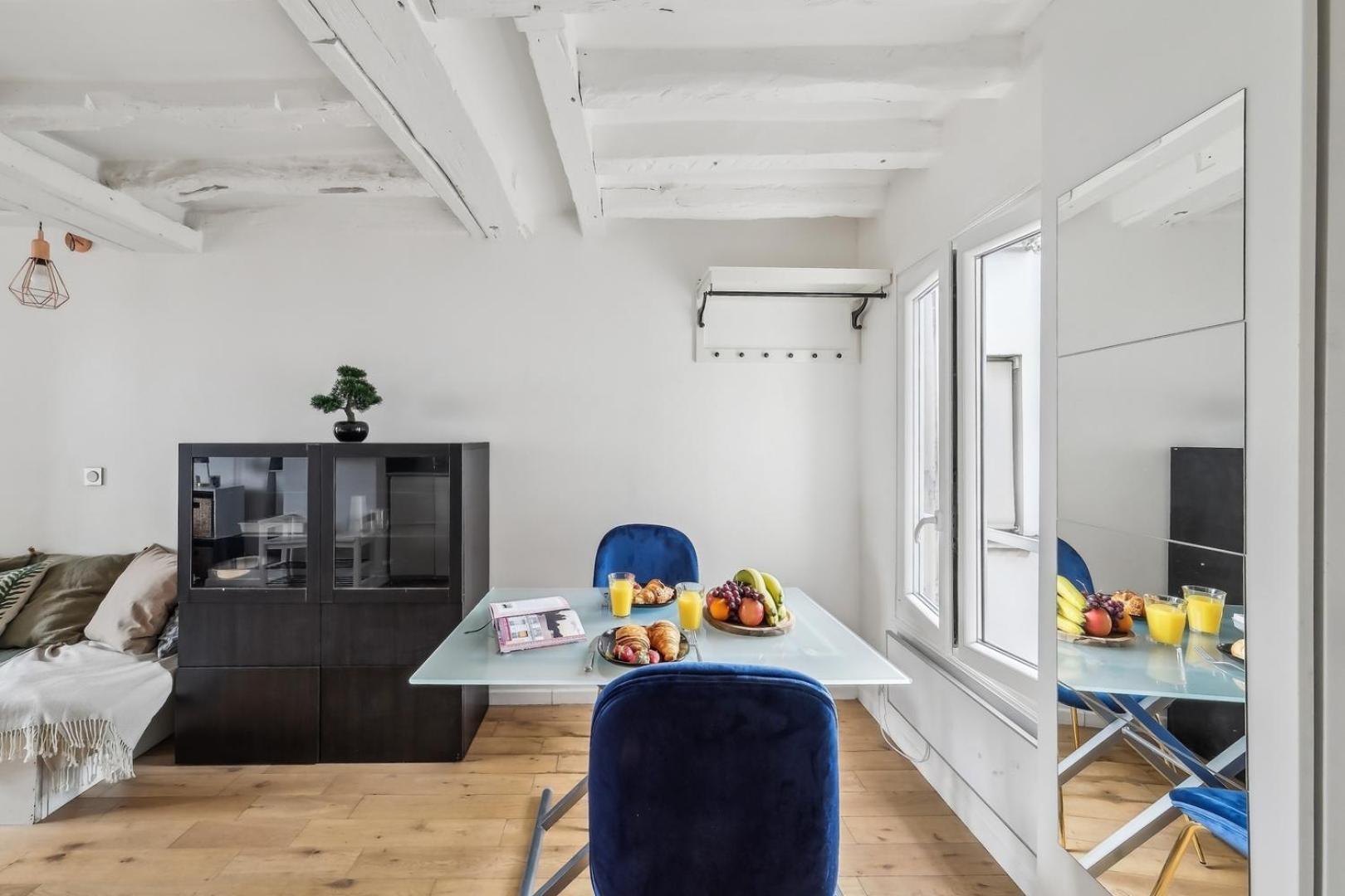 Apartment Bnbnook - Chic - Steps From Les Halles & The Louvre Paris