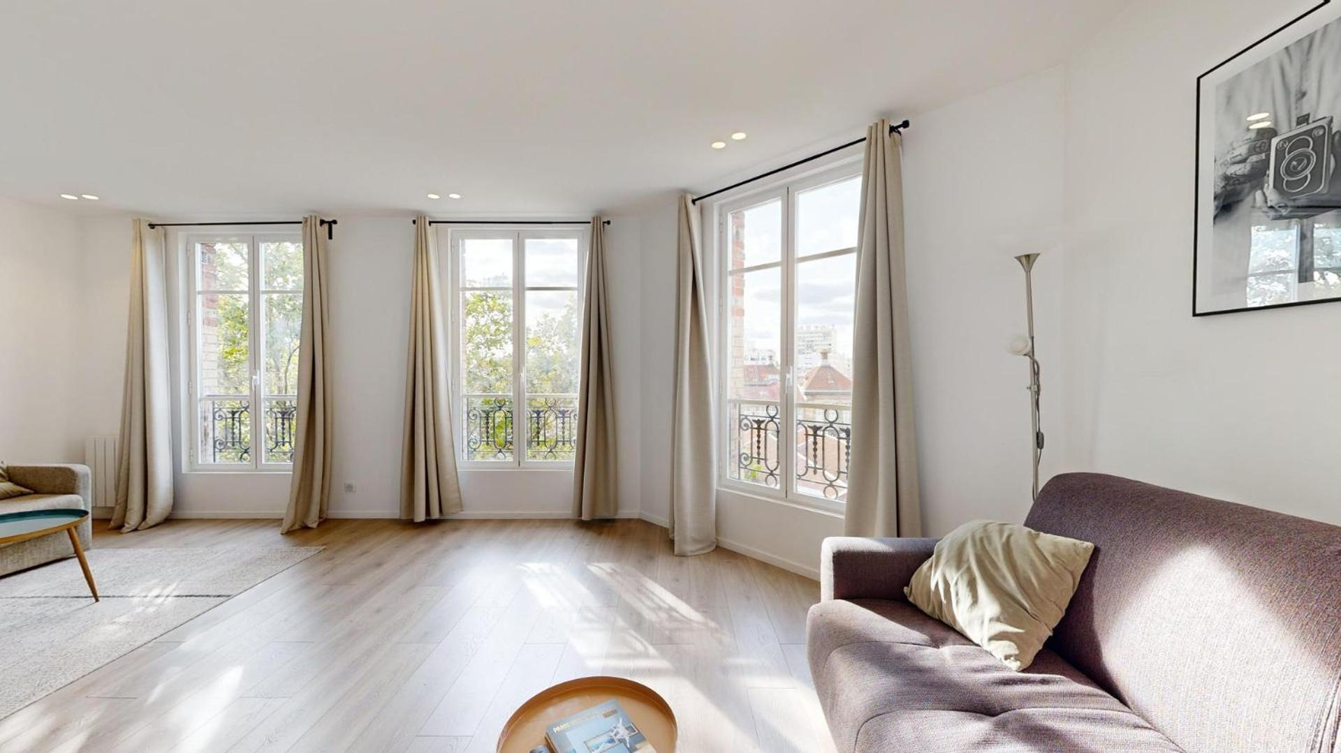 157 Sacha - Superbe Duplex A Paris