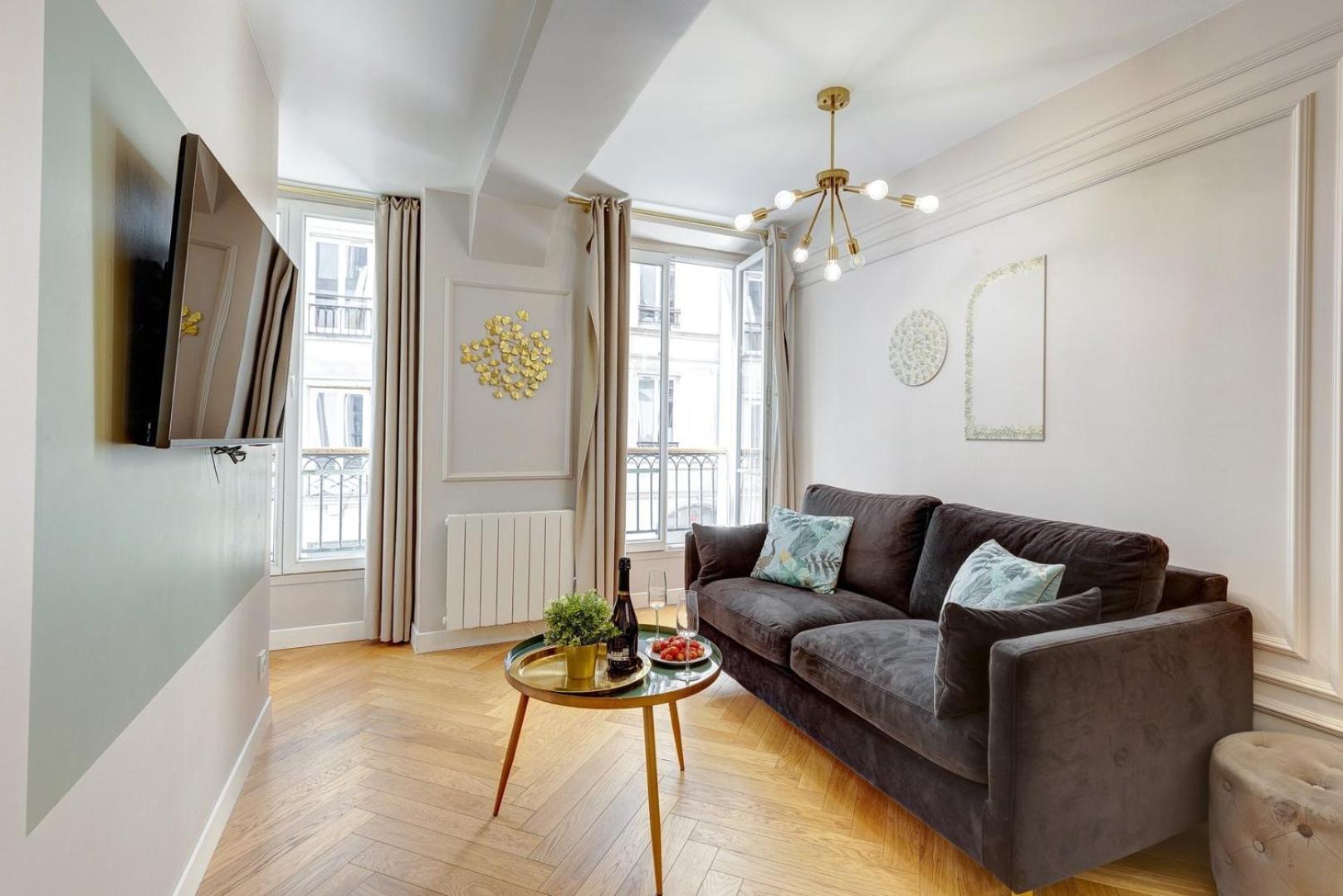 223 Rothschild - Superb In Apartment