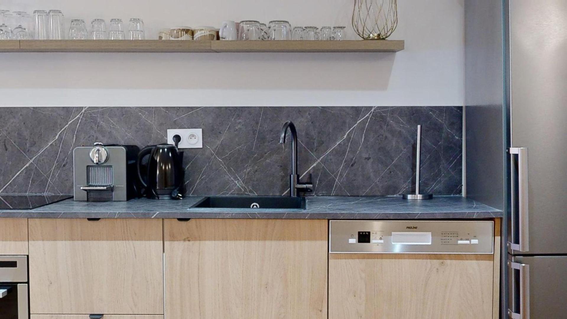 230 Mayfair - Superb In Apartamento *