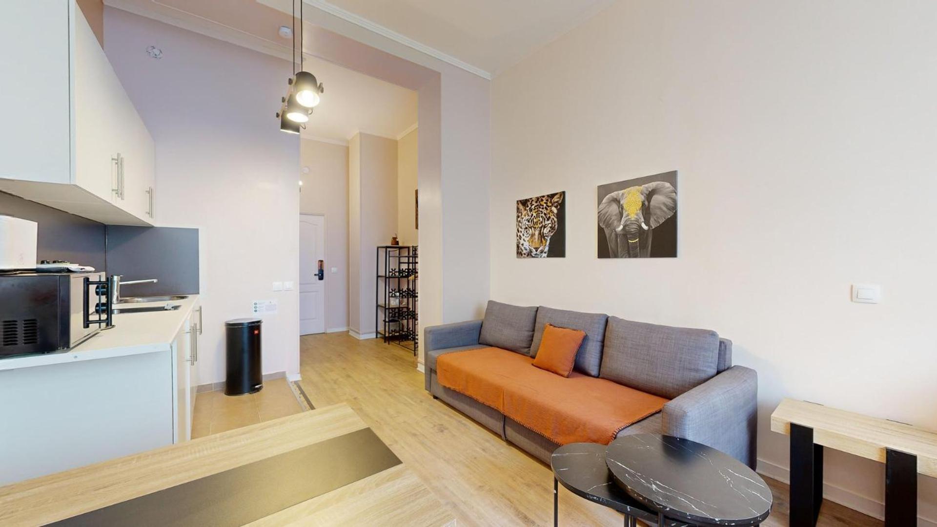 252 Majestic - Superbe A Appartement