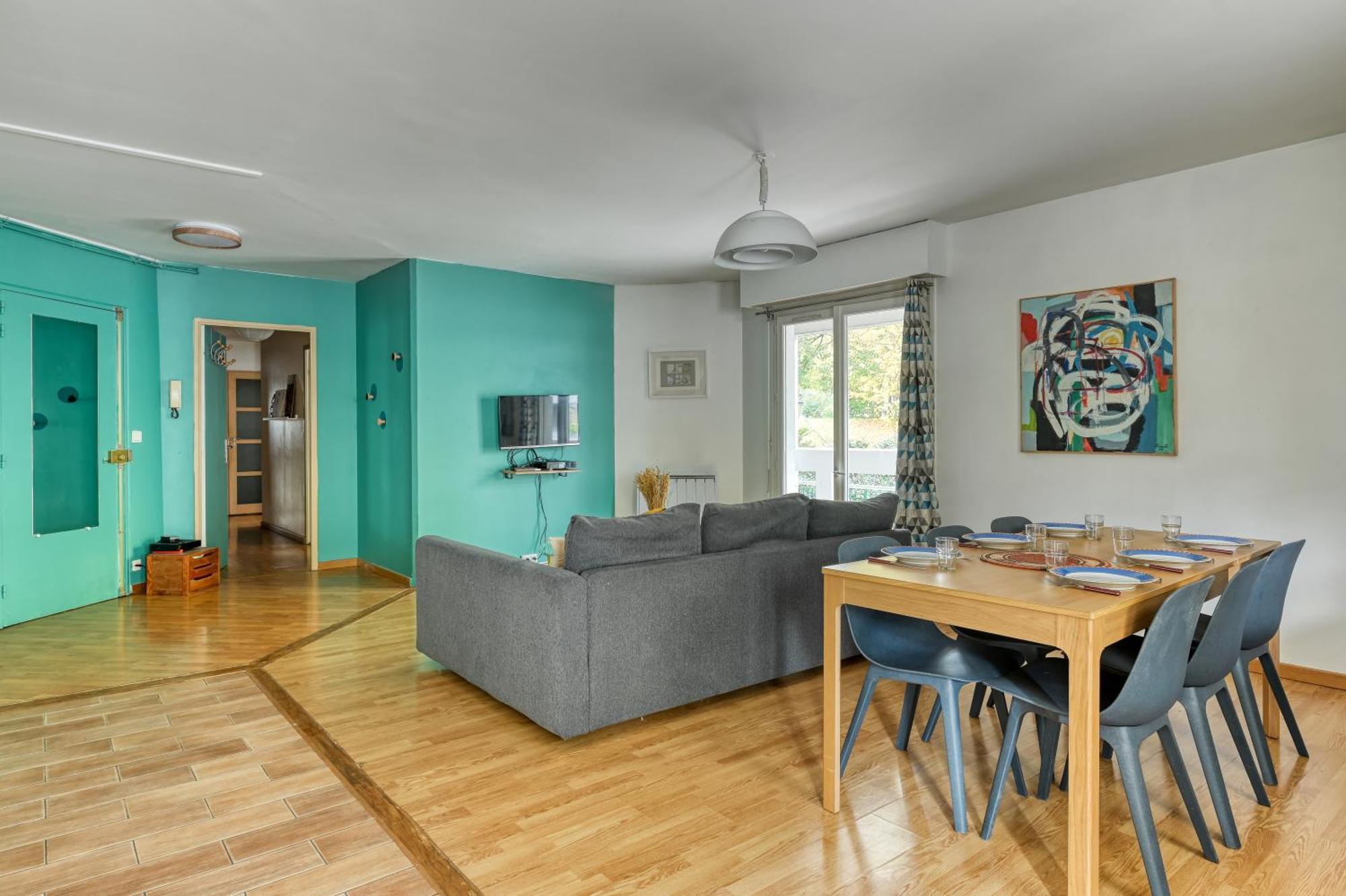 3 Bedroom With Balconies Appartement *